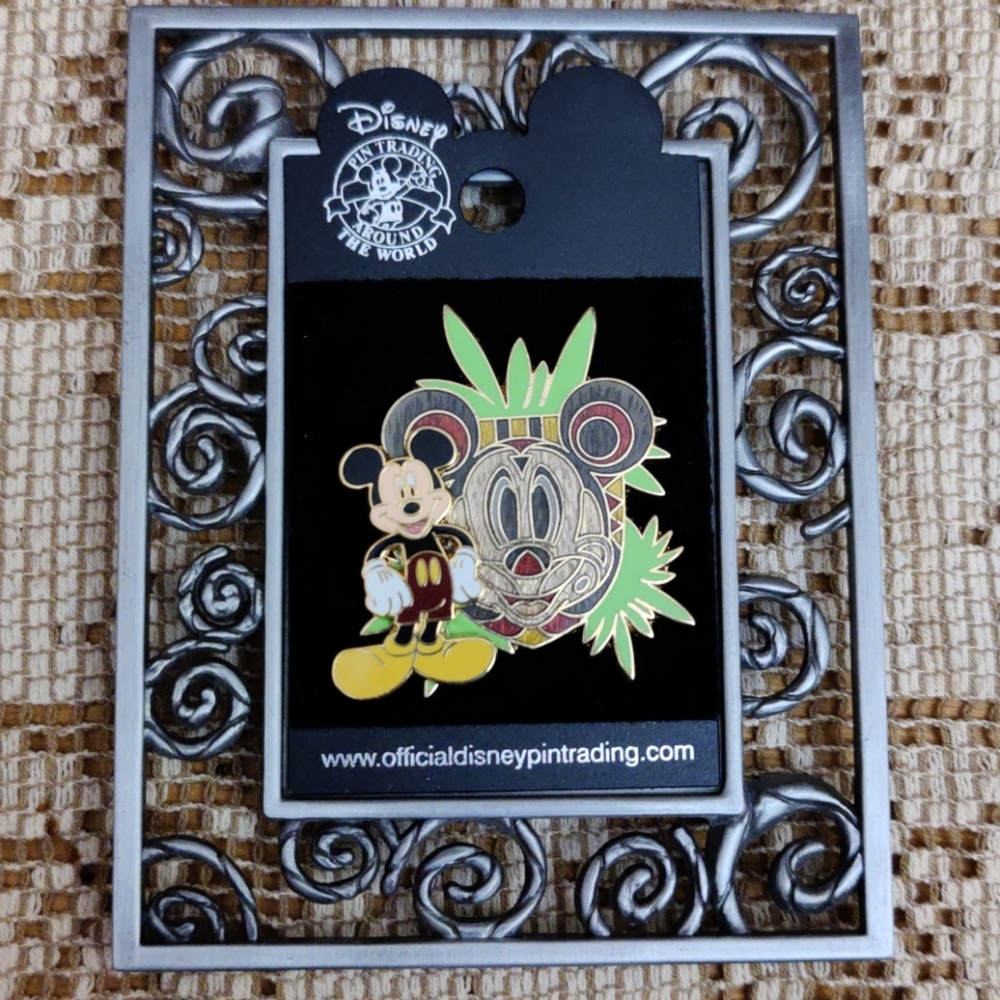 Disney Pin Mickey Mouse Tiki Mask